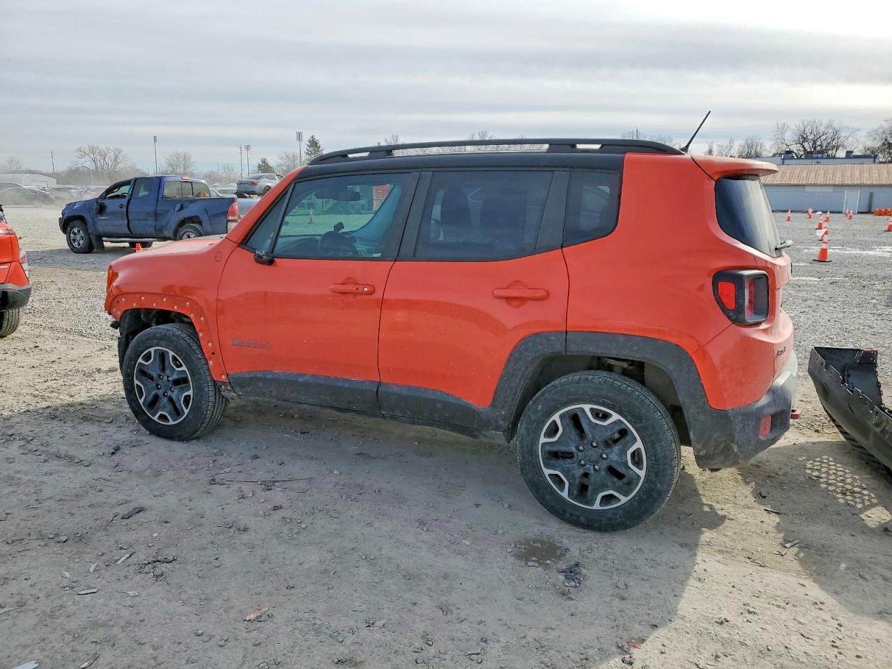 2016 Jeep Renegade Trailhawk - Фото 2