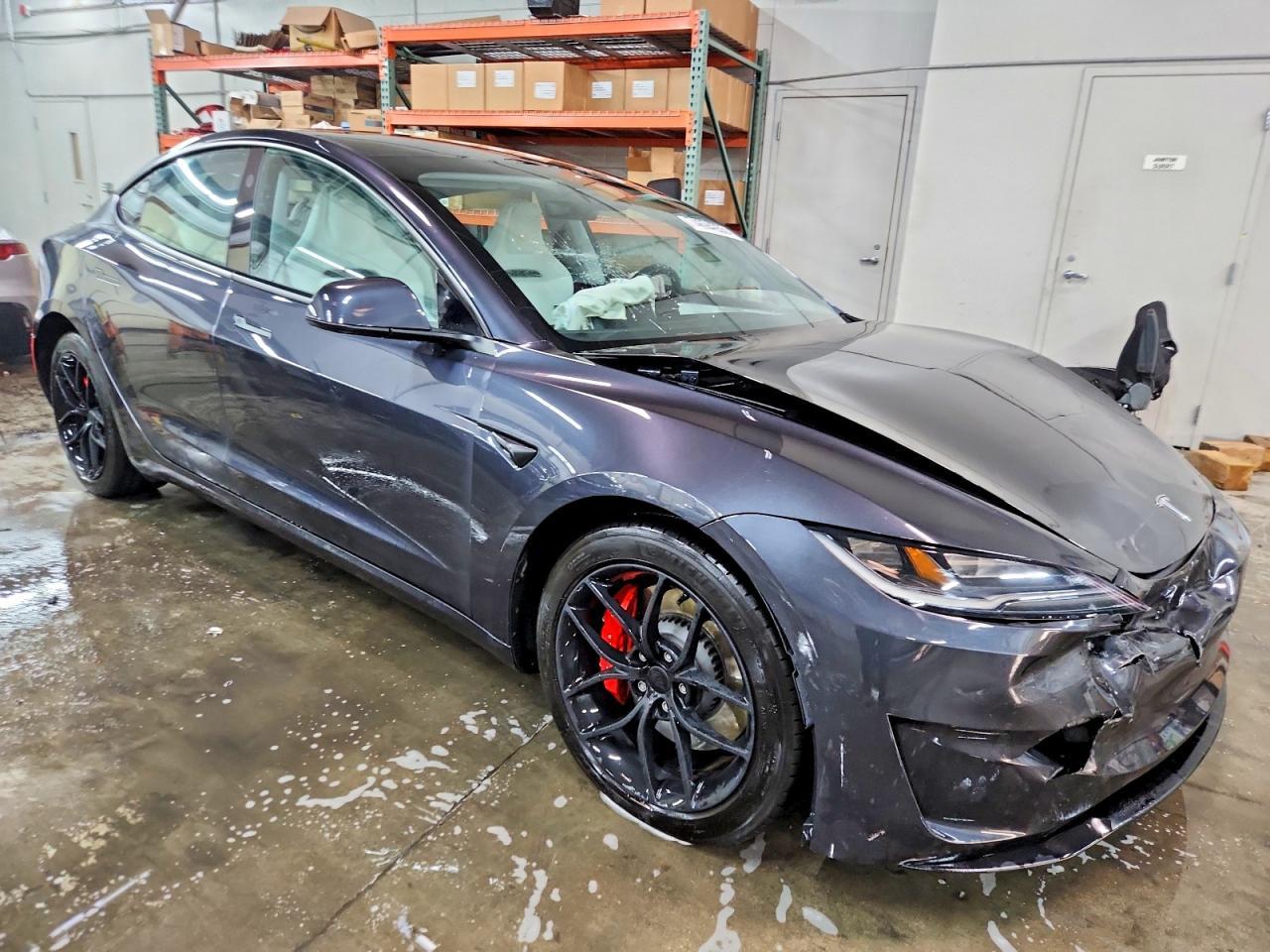 2024 Tesla Model 3 - Фото 4