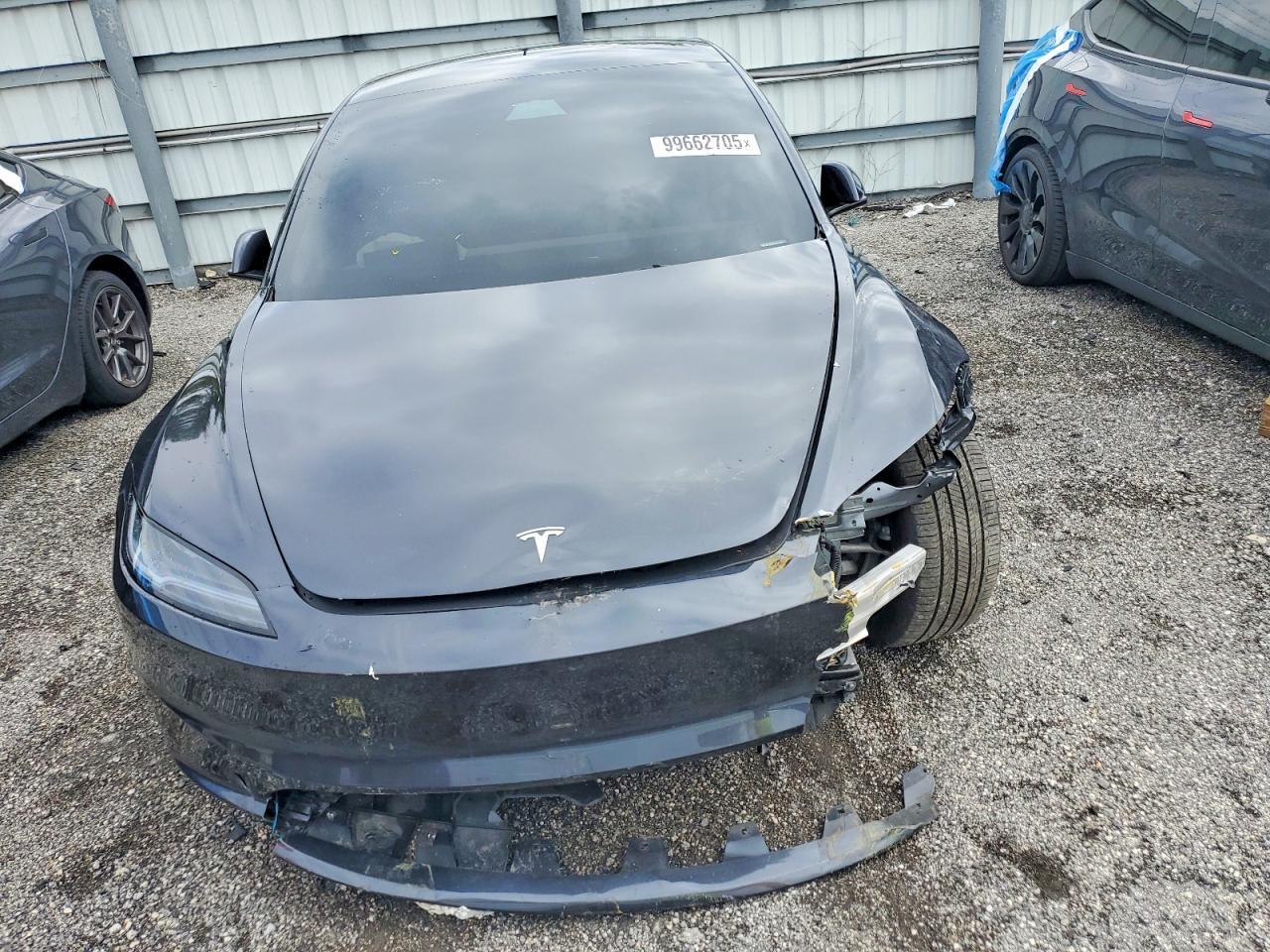 2025 Tesla Model 3 - Image 5