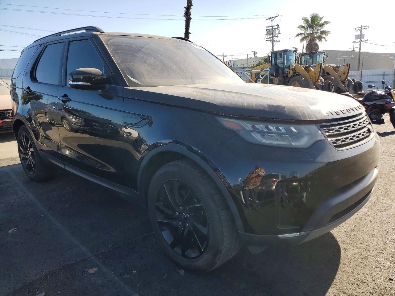2017 Land Rover Discovery Hse Luxury - Image 4