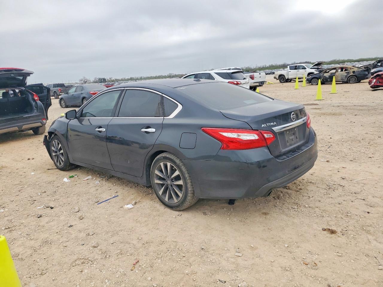 2017 Niss Altima 2.5 - Фото 2