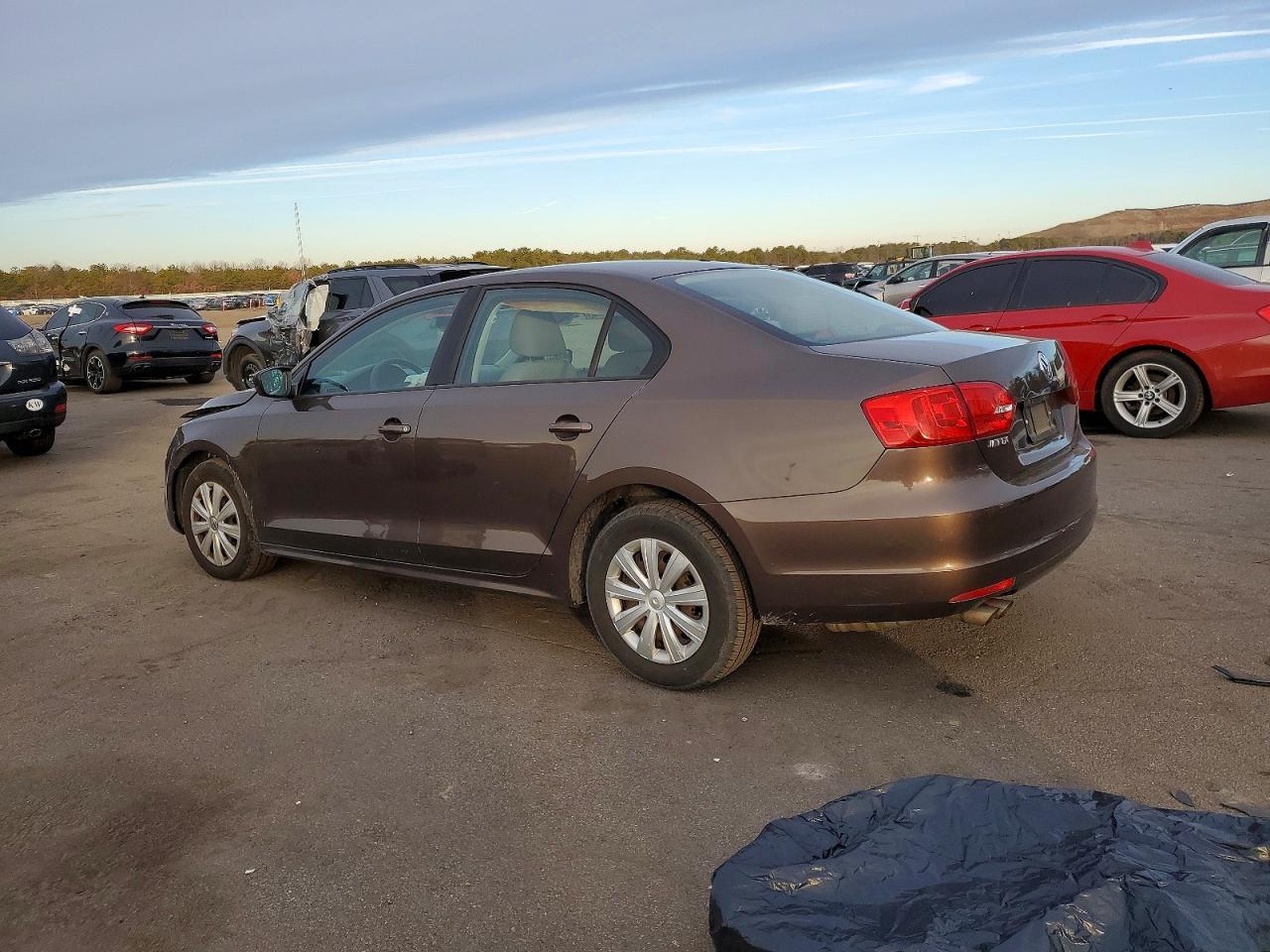 2011 Volkswagen Jetta Base - Фото 2