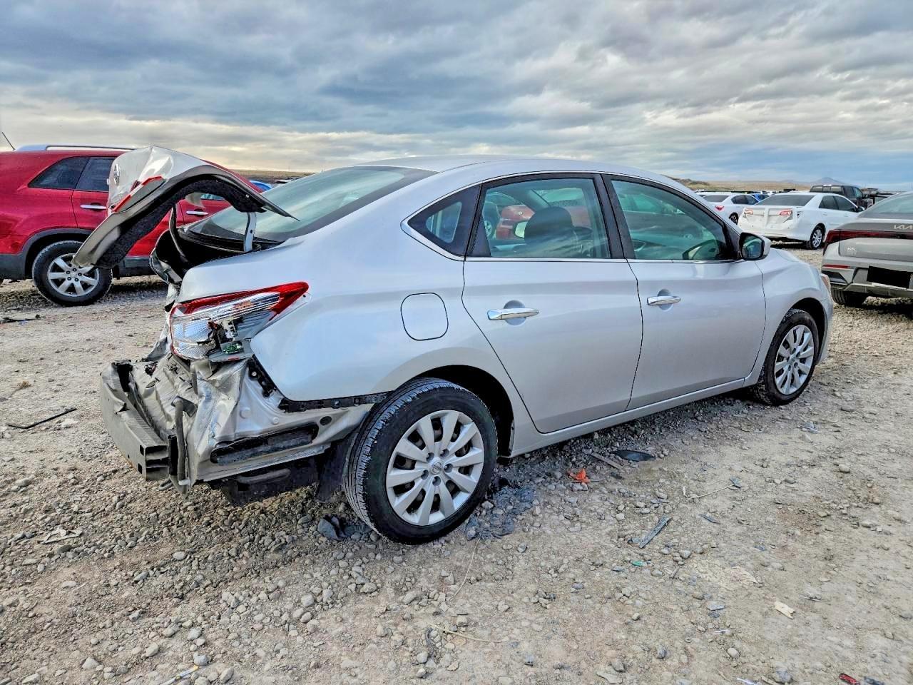 2018 Nissan Sentra S - Фото 3