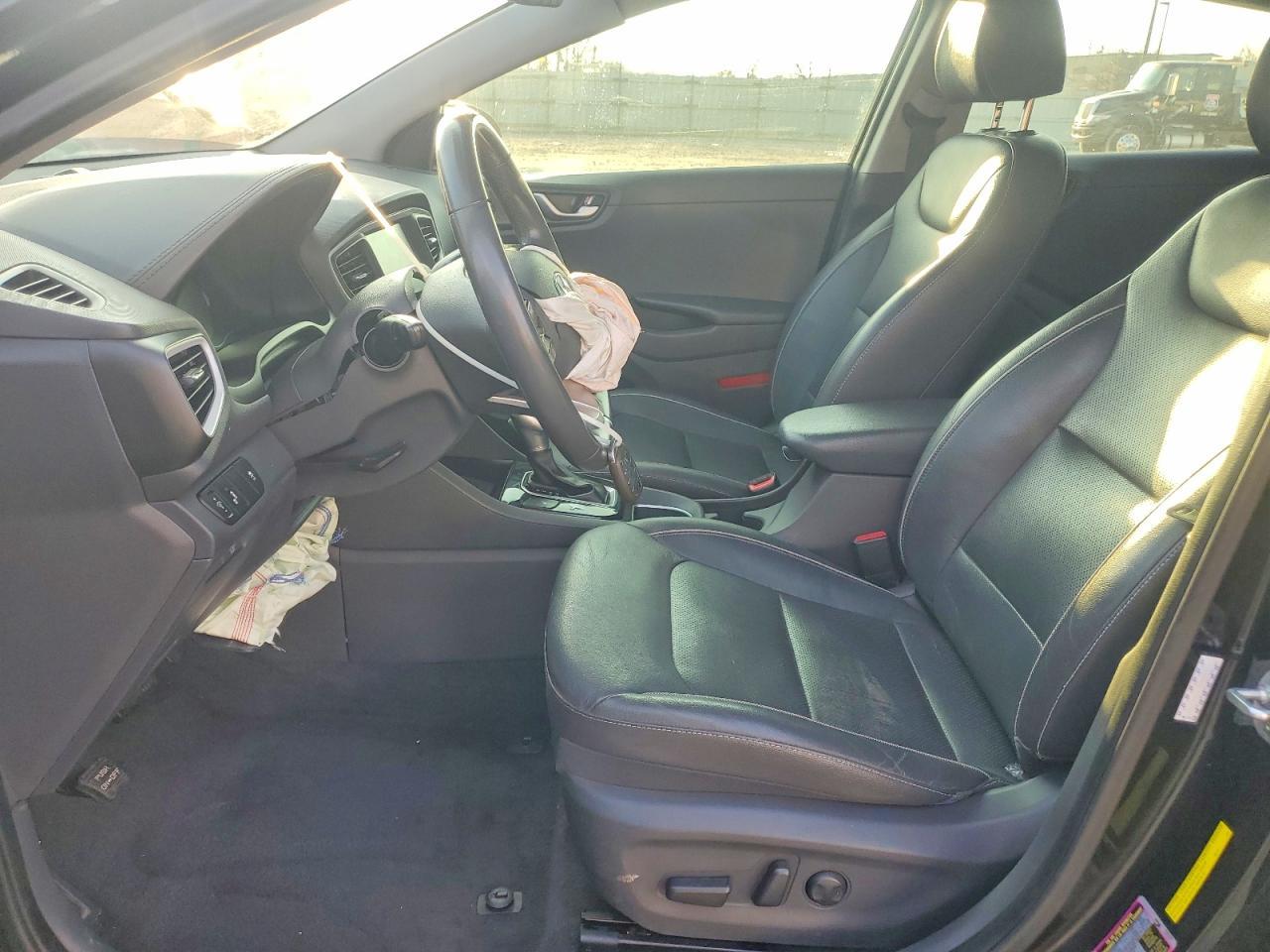 2017 Hyundai Ioniq Limited - Image 7