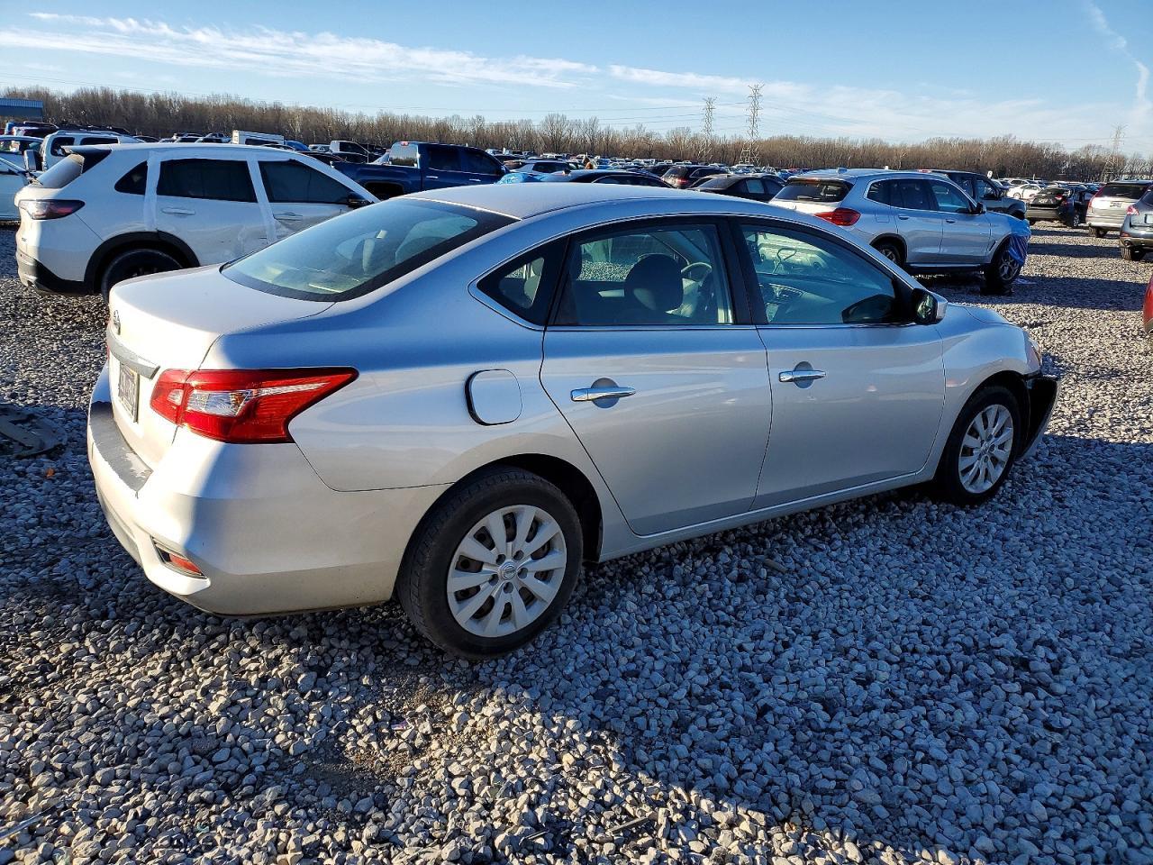 2019 Nissan Sentra S - Фото 3