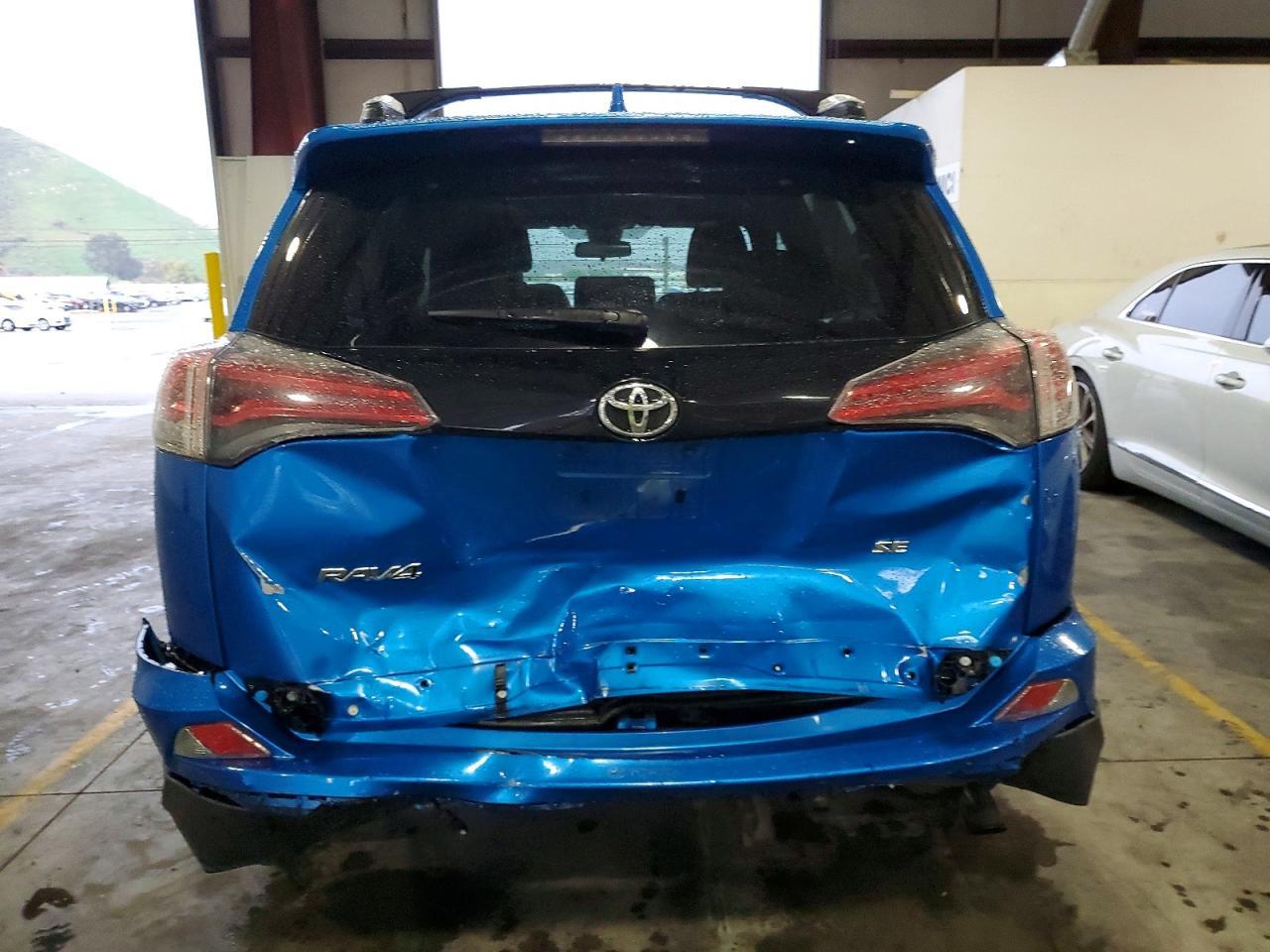 2016 Toyota Rav4 Se - Фото 6