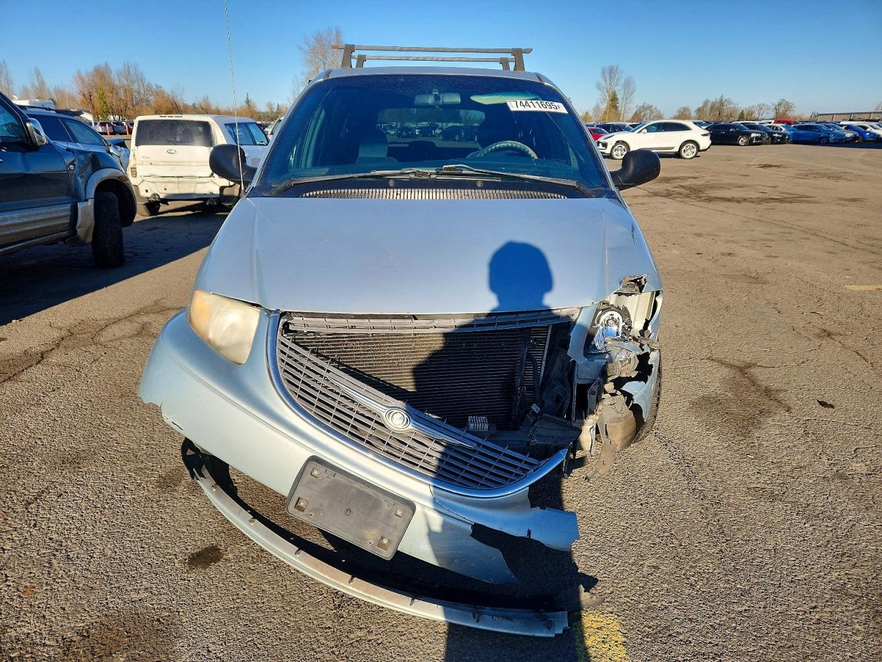 2001 Chrysler Town & Country Lx - Image 5