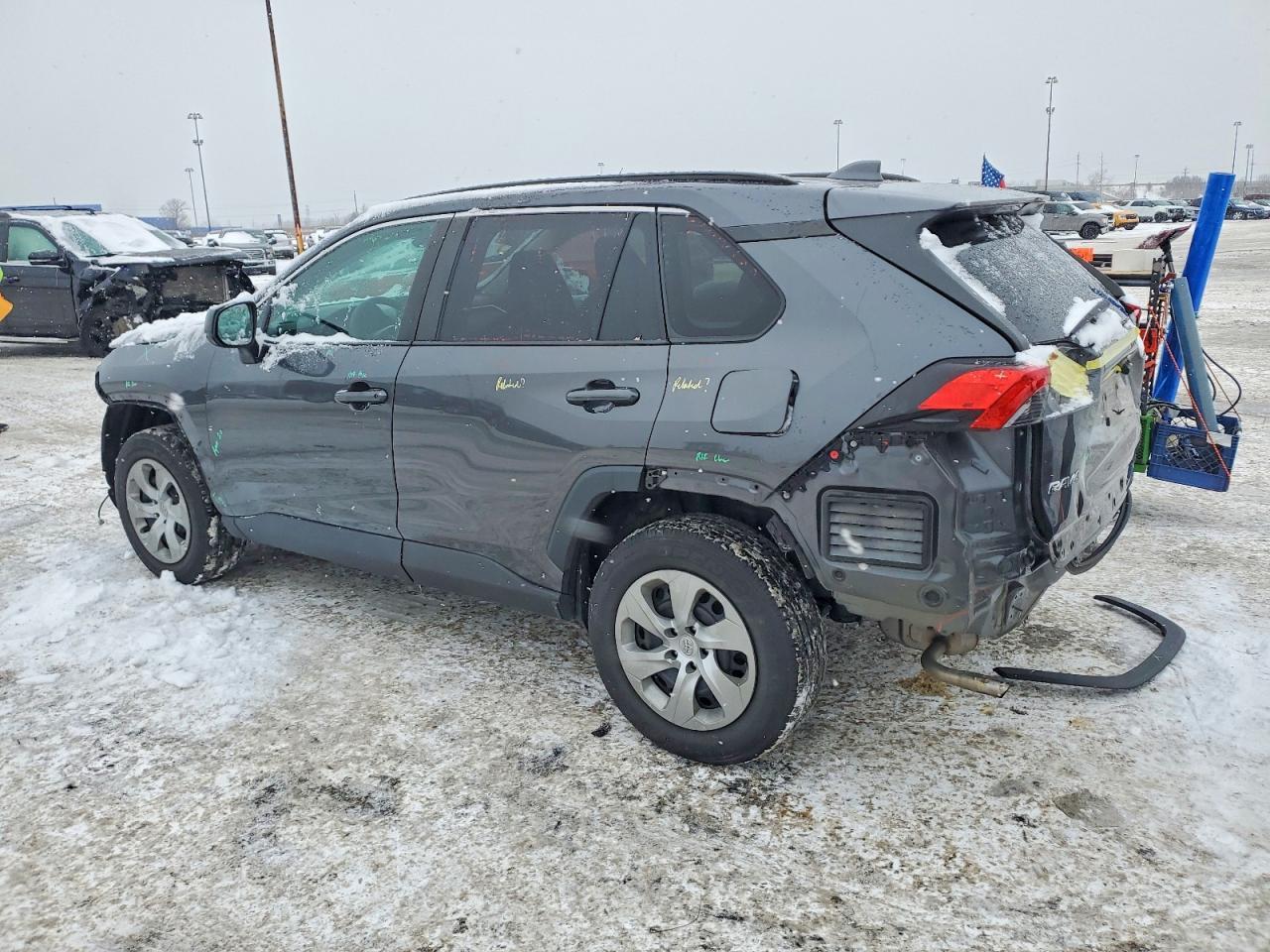 2020 Toyota Rav4 Le - Фото 2