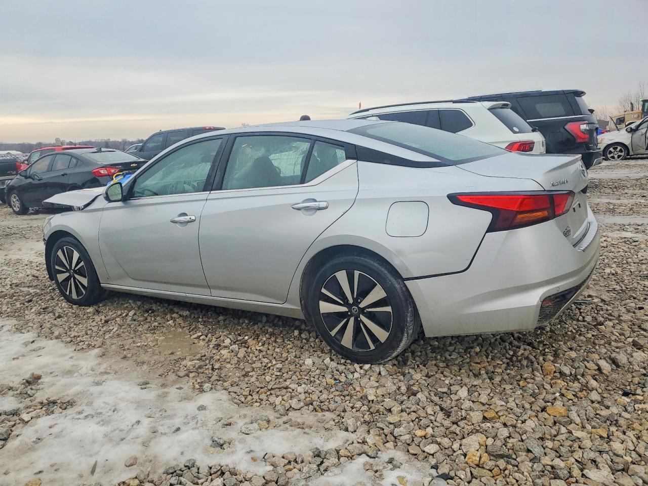 2022 Nissan Altima Sv - Image 2