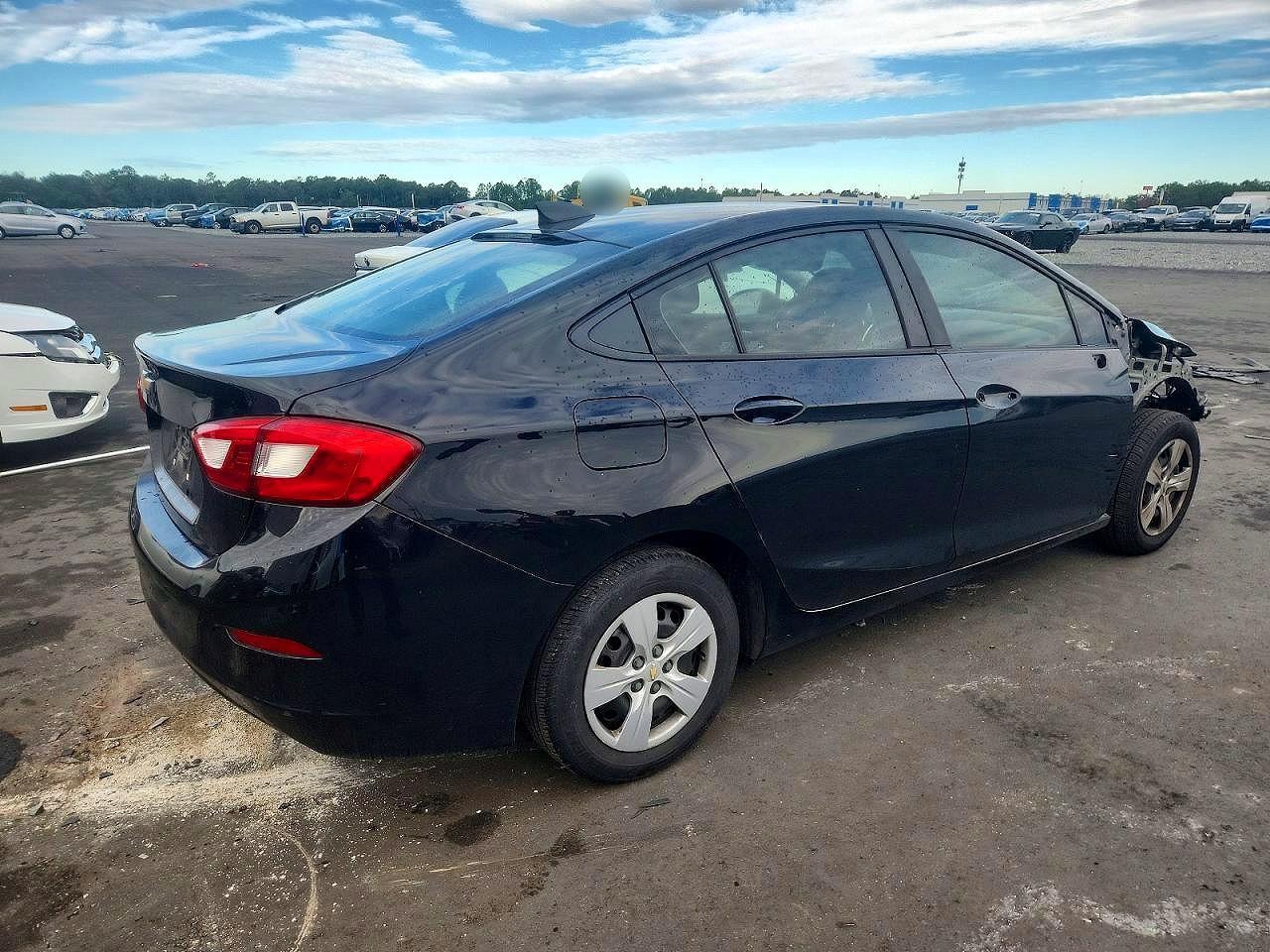 2018 Chevrolet Cruze Ls - Image 3