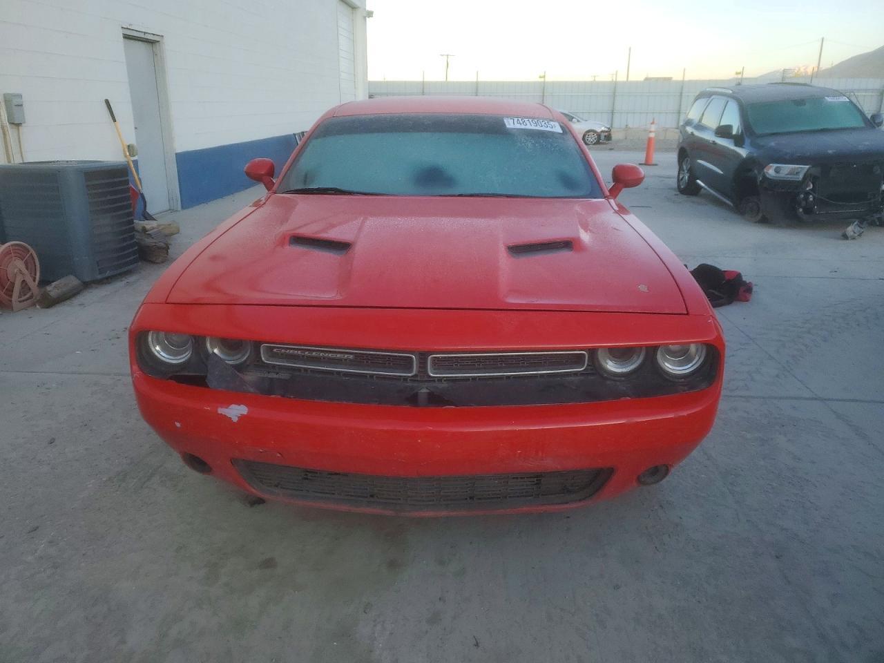 2016 Dodge Challenger Sxt - Image 5