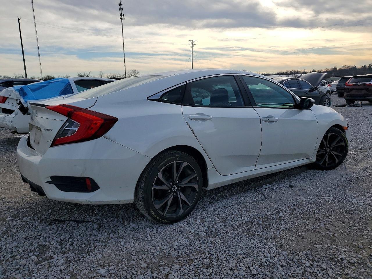 2020 Honda Civic Sport - Фото 3
