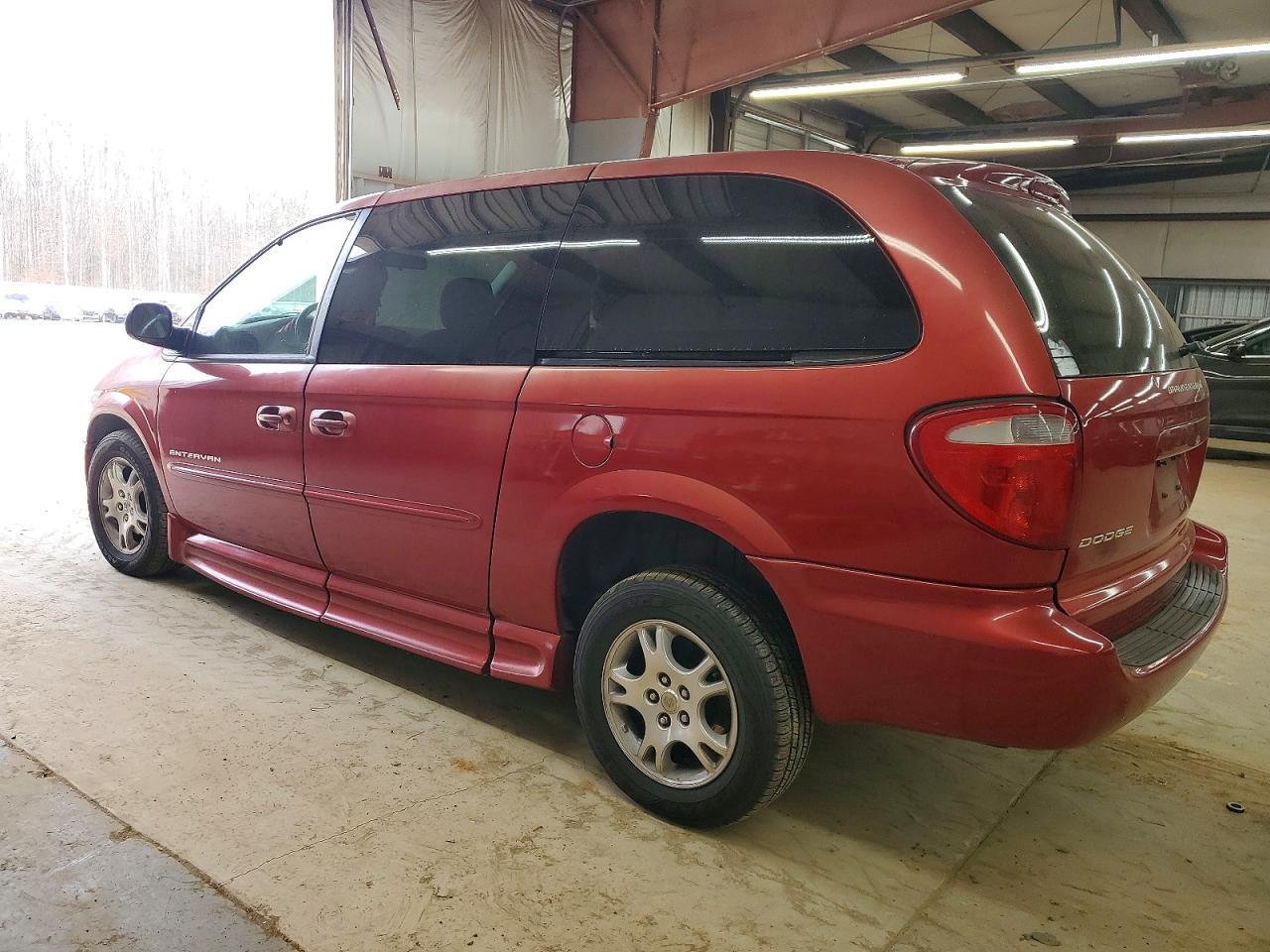 2003 Dodge Grand Caravan Sport - Фото 2