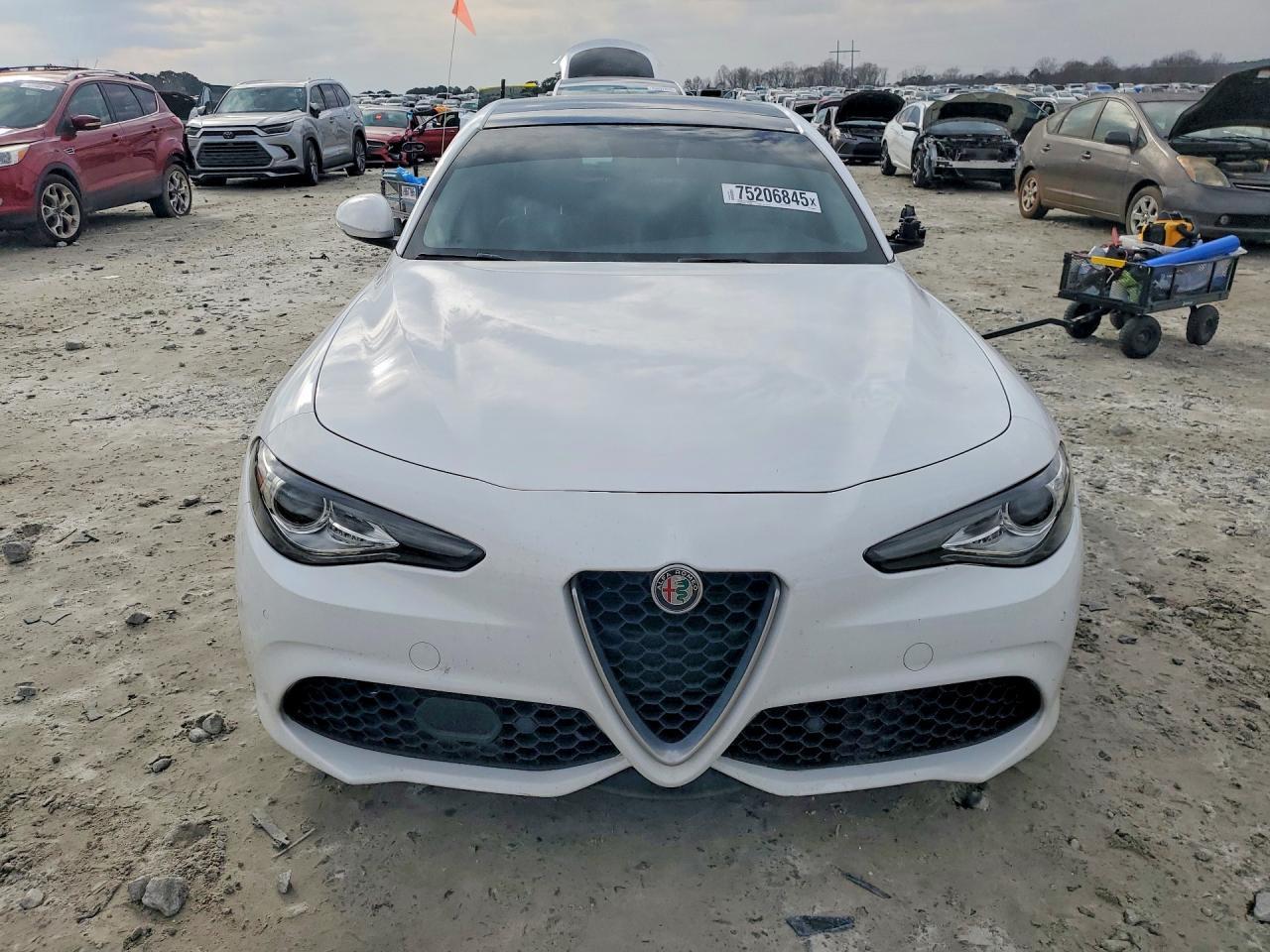 2018 Alfa Romeo Giulia Ti - Фото 5