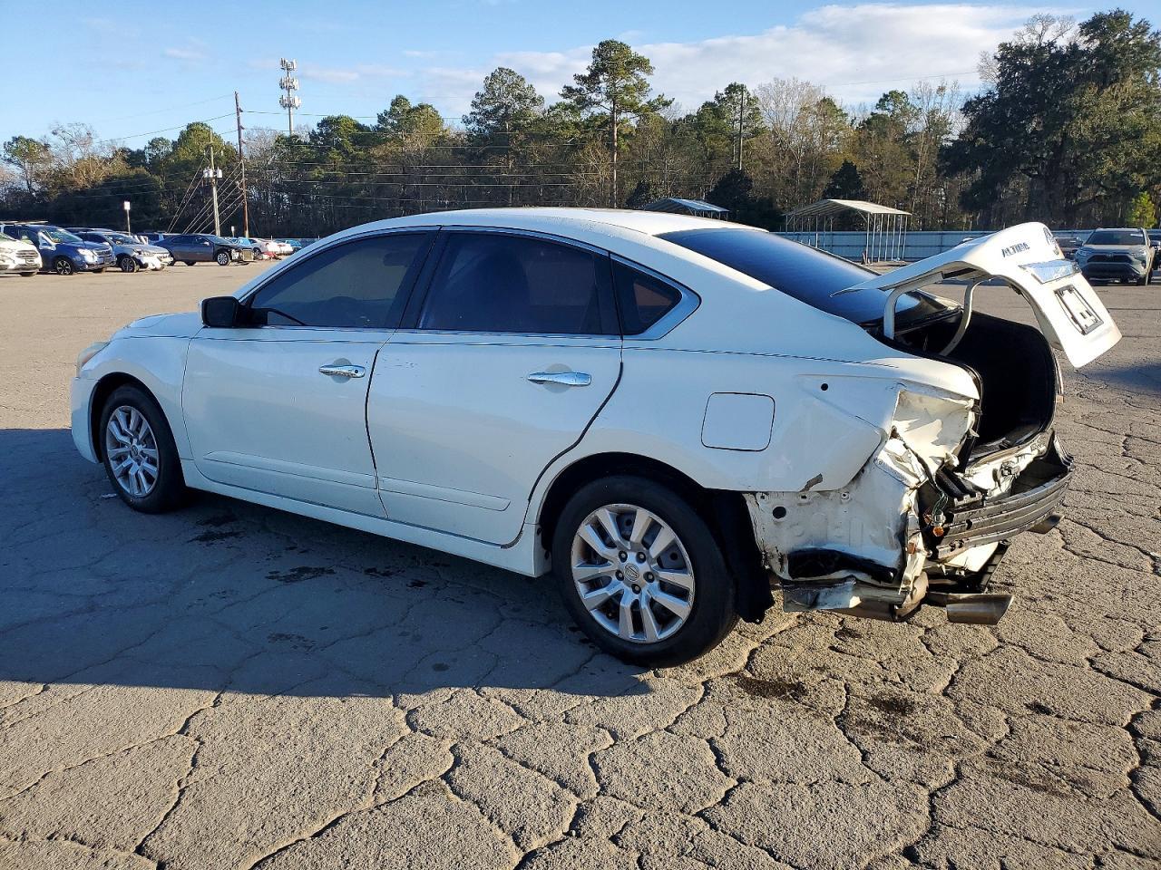 2014 Nissan Altima 2.5 S - Image 2
