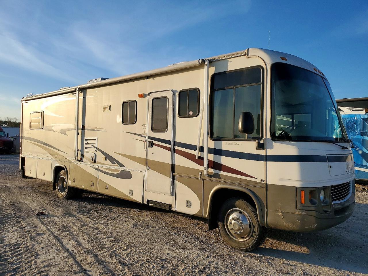 2006 George Boy Pursuit Recreational Vehicle