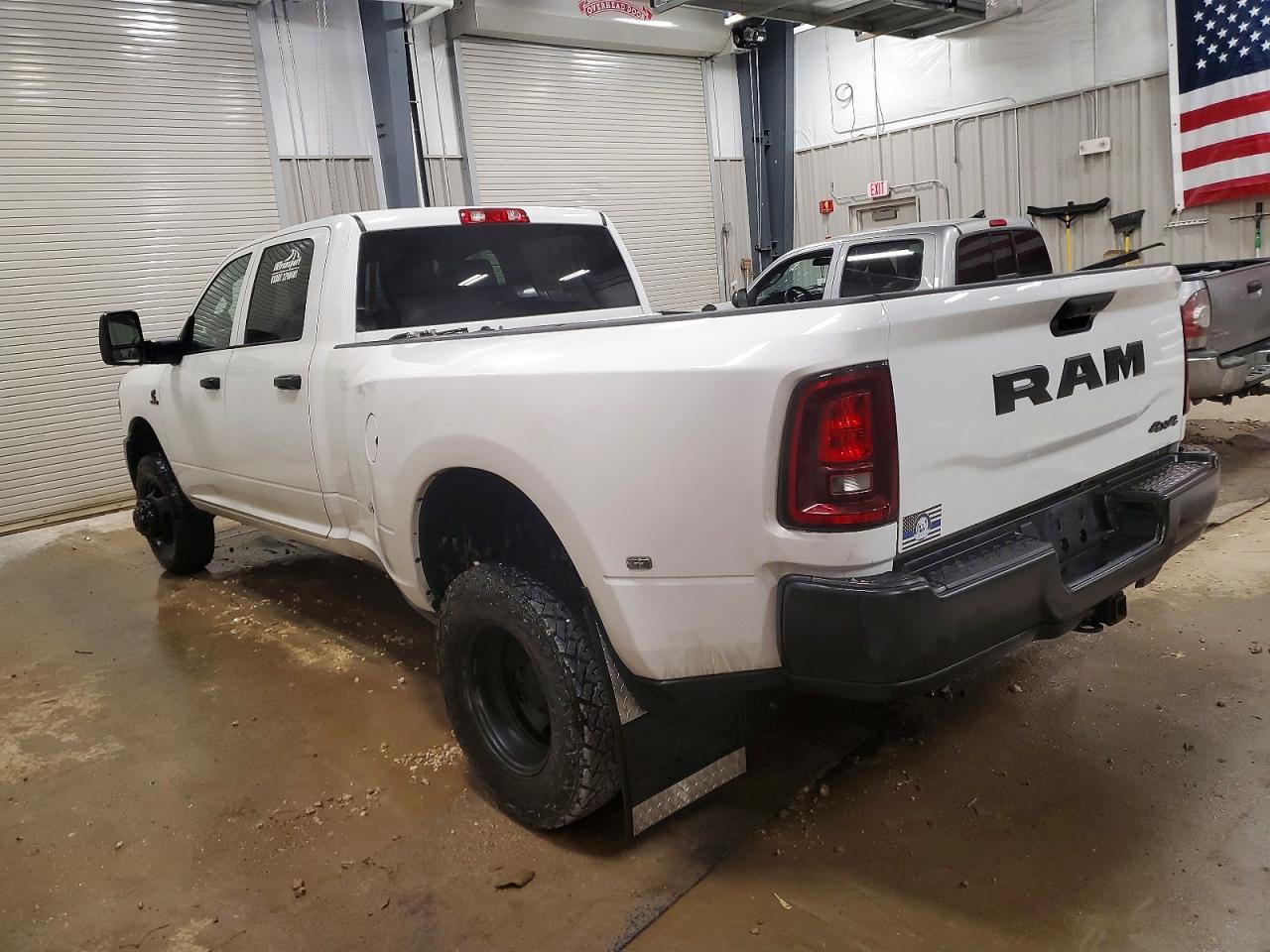 2025 Ram 3500 Tradesman - Фото 2