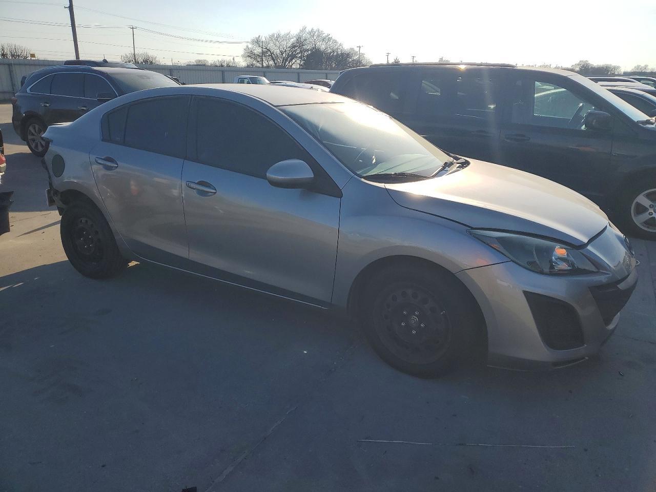 2011 Mazda 3 I - Image 4