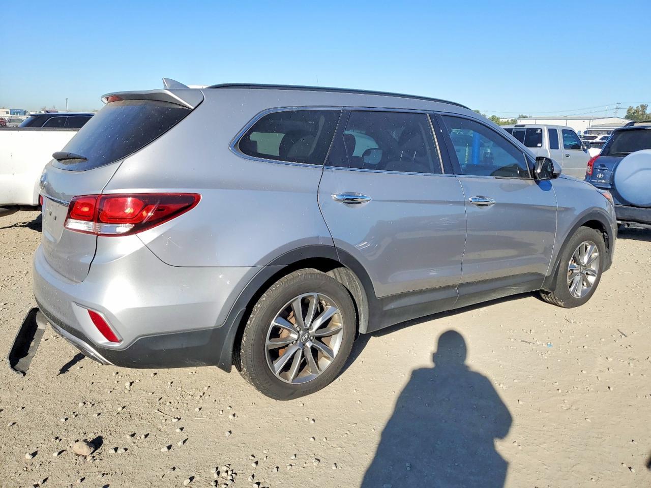 2017 Hyundai Santa Fe Se - Image 3