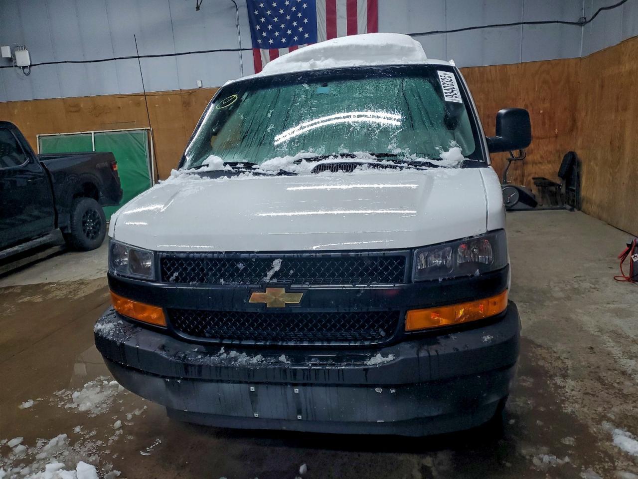 2023 Chevrolet Express G3500 Delivery Van - Фото 5