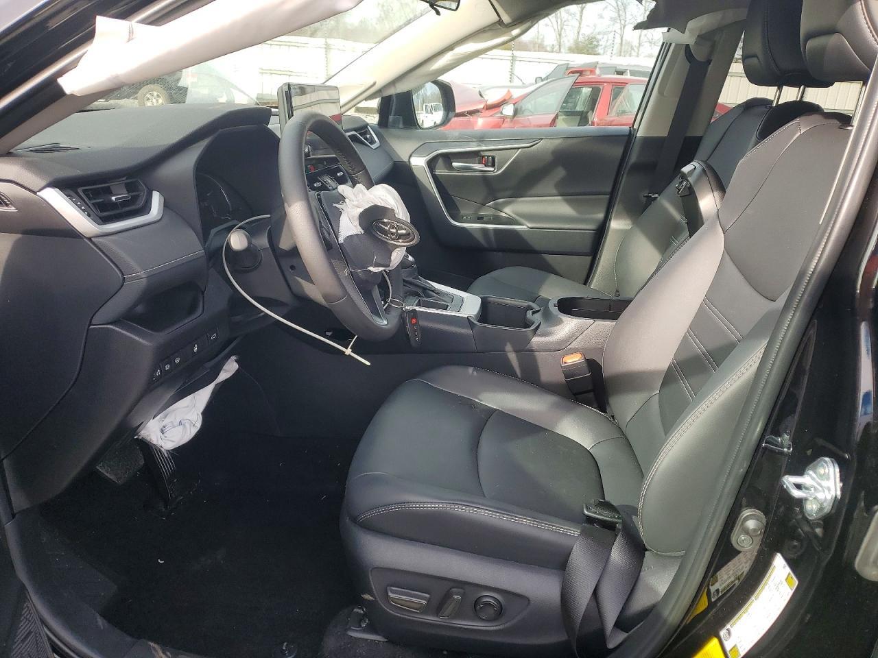 2025 Toyota Rav4 Xle Premium - Image 7