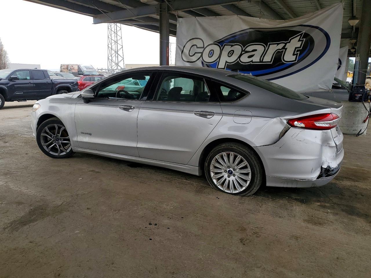 2017 Ford Fusion Se Hybrid - Фото 2