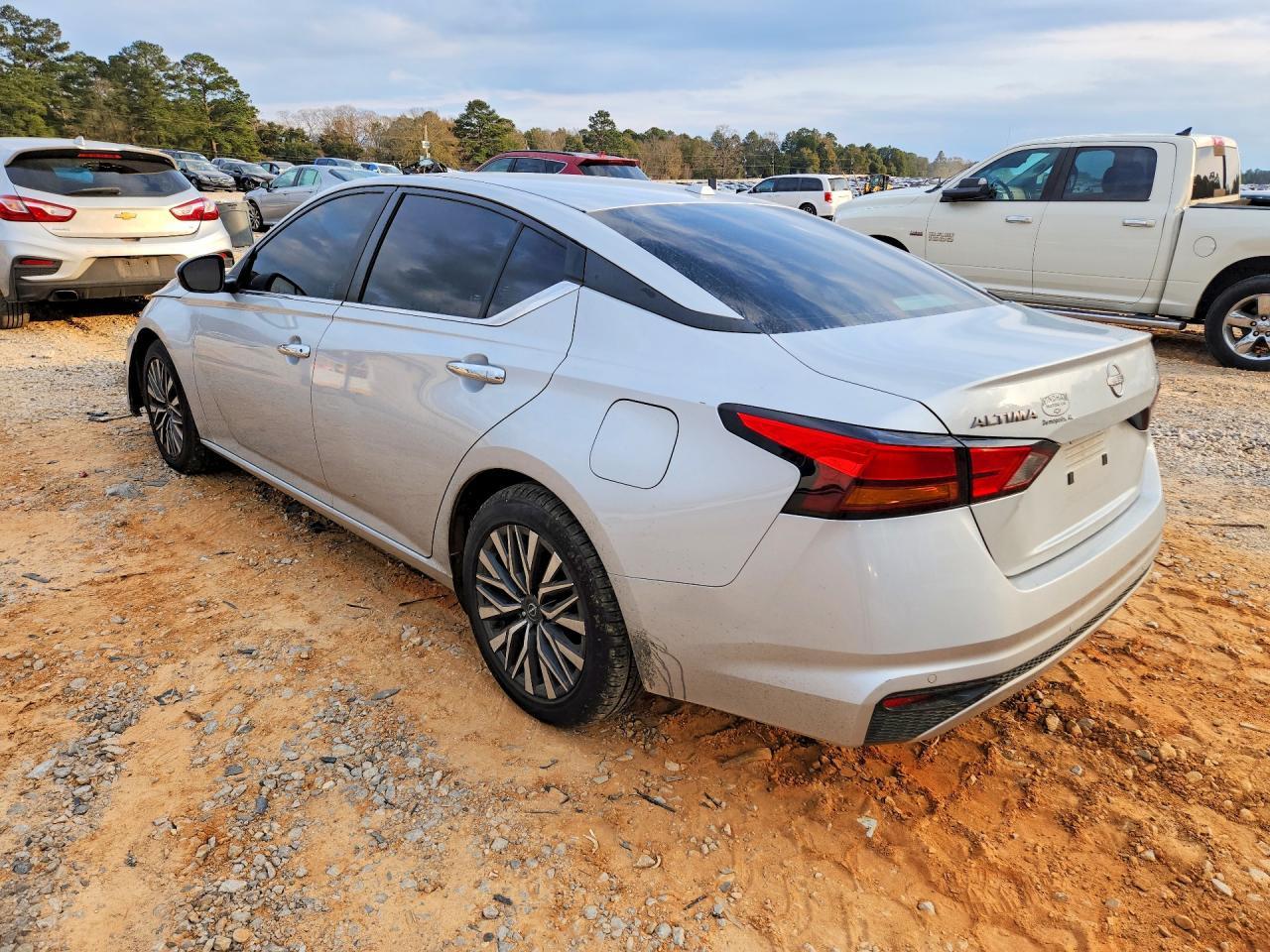 2023 Nissan Altima Sv - Фото 2