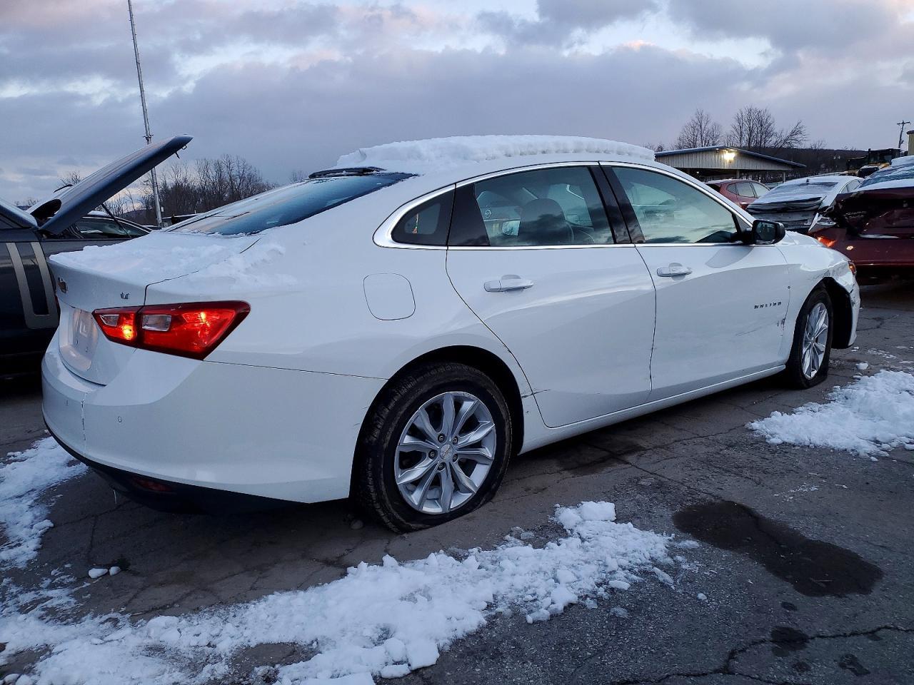 2024 Chevrolet Malibu Lt - Image 3