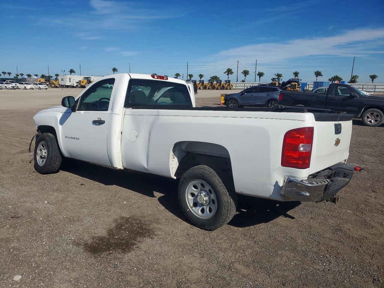 2013 Chevrolet Silverado C1500 - Image 2