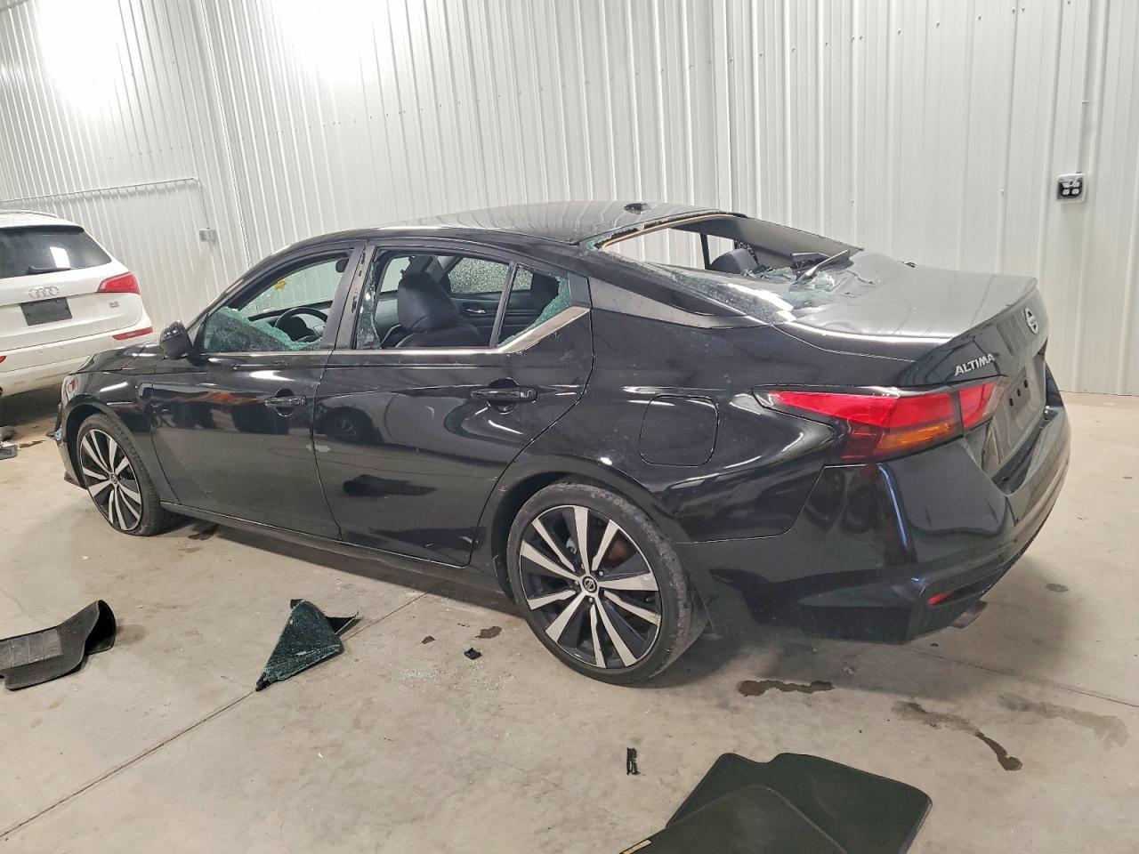 2019 Nissan Altima Sr - Фото 2