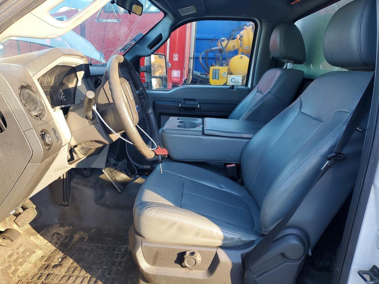 2016 Ford F550 Super Duty Box Truck - Фото 7