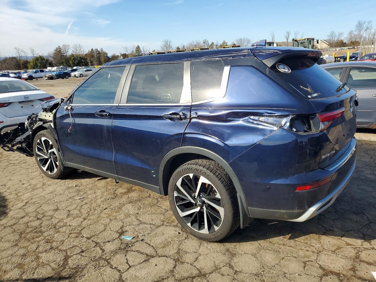 2022 Mitsubishi Outlander Se - Image 2