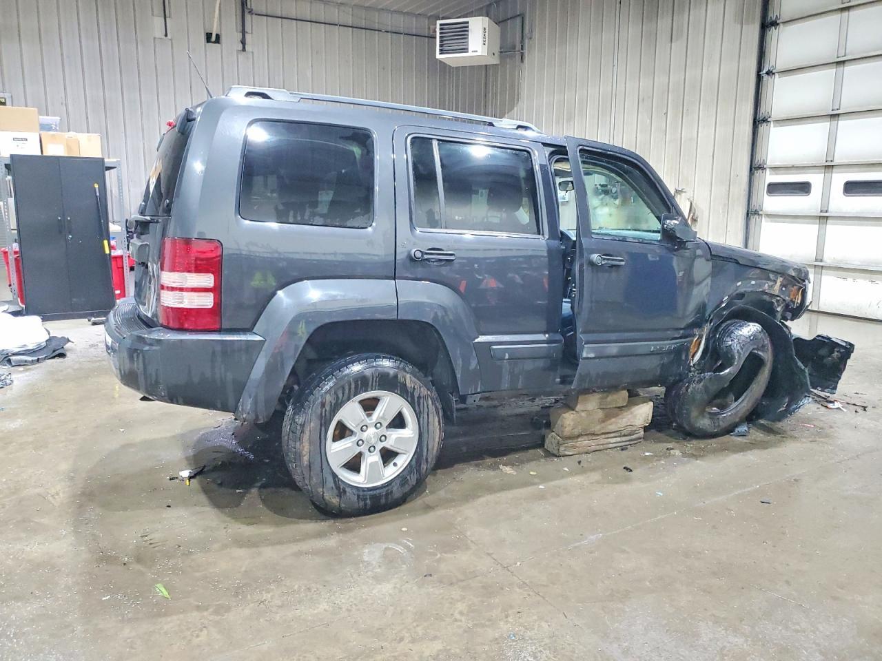 2011 Jeep Liberty Sport - Фото 3