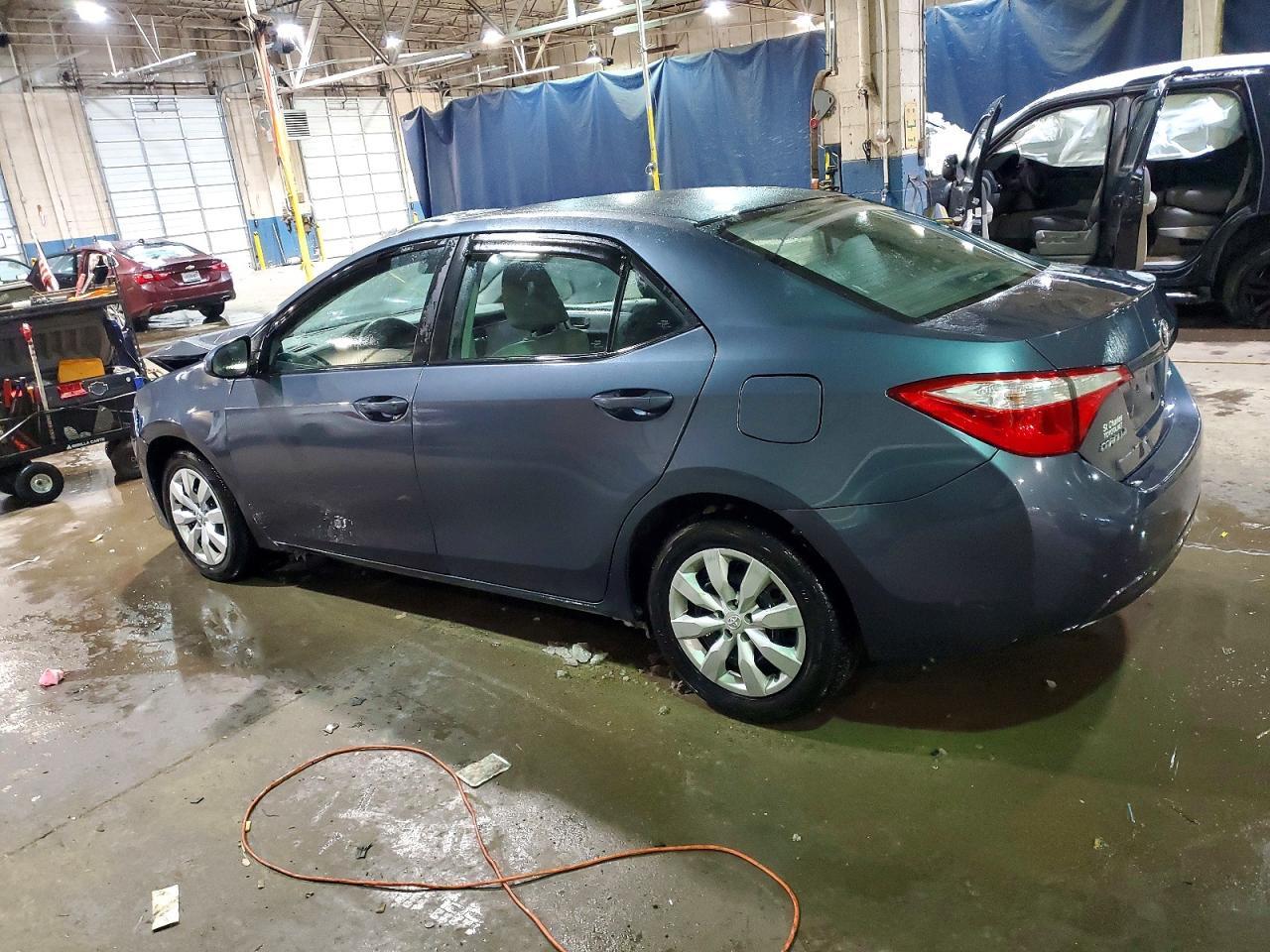 2015 Toyota Corolla L - Фото 2