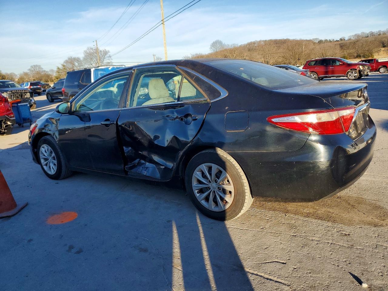 2015 Toyota Camry Le - Image 2