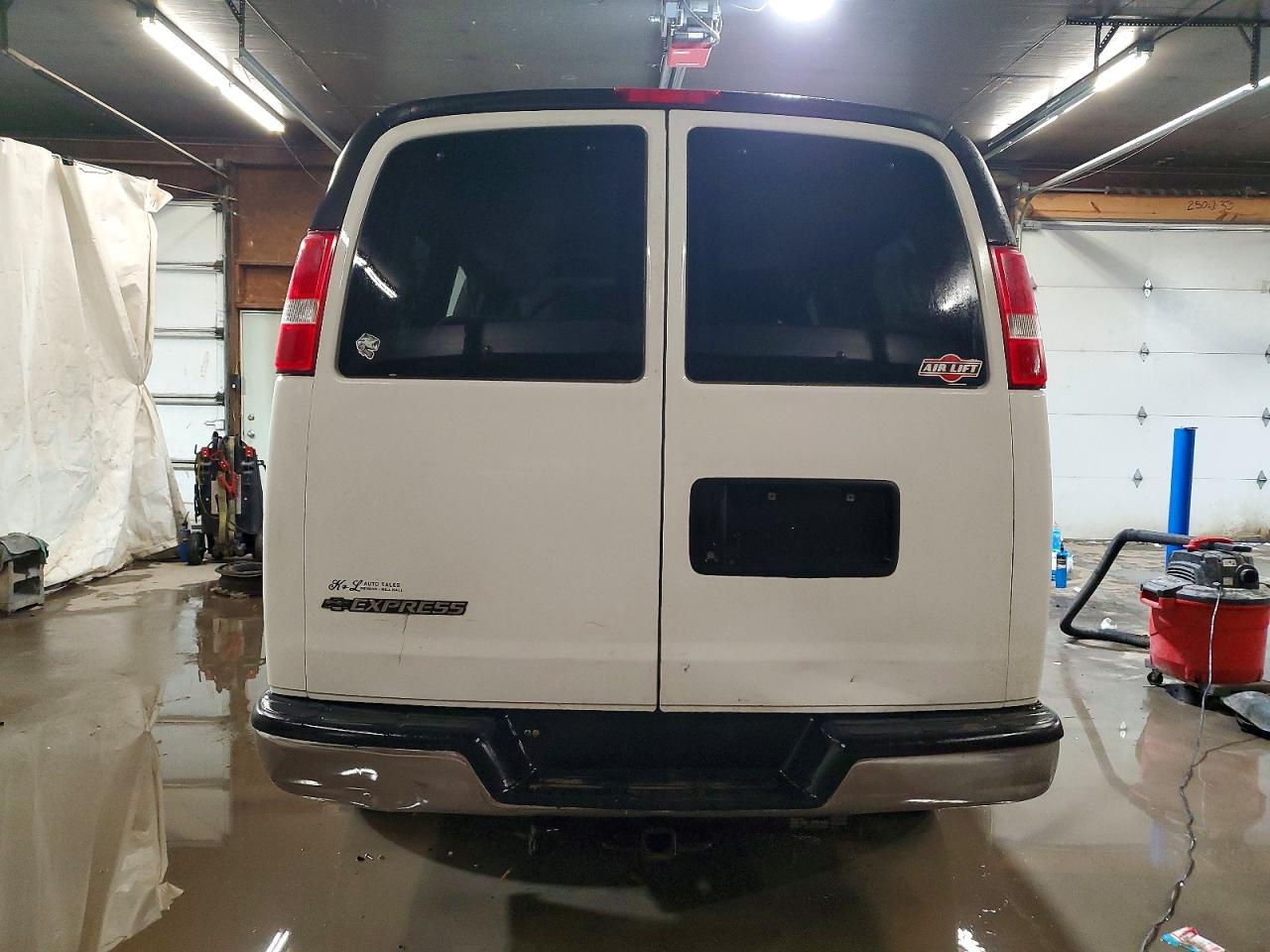2020 Chevrolet Express G2500 Lt - Image 6
