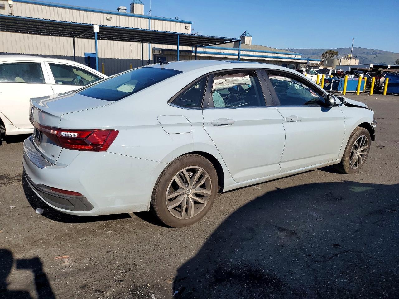 2025 Volkswagen Jetta Se - Фото 3