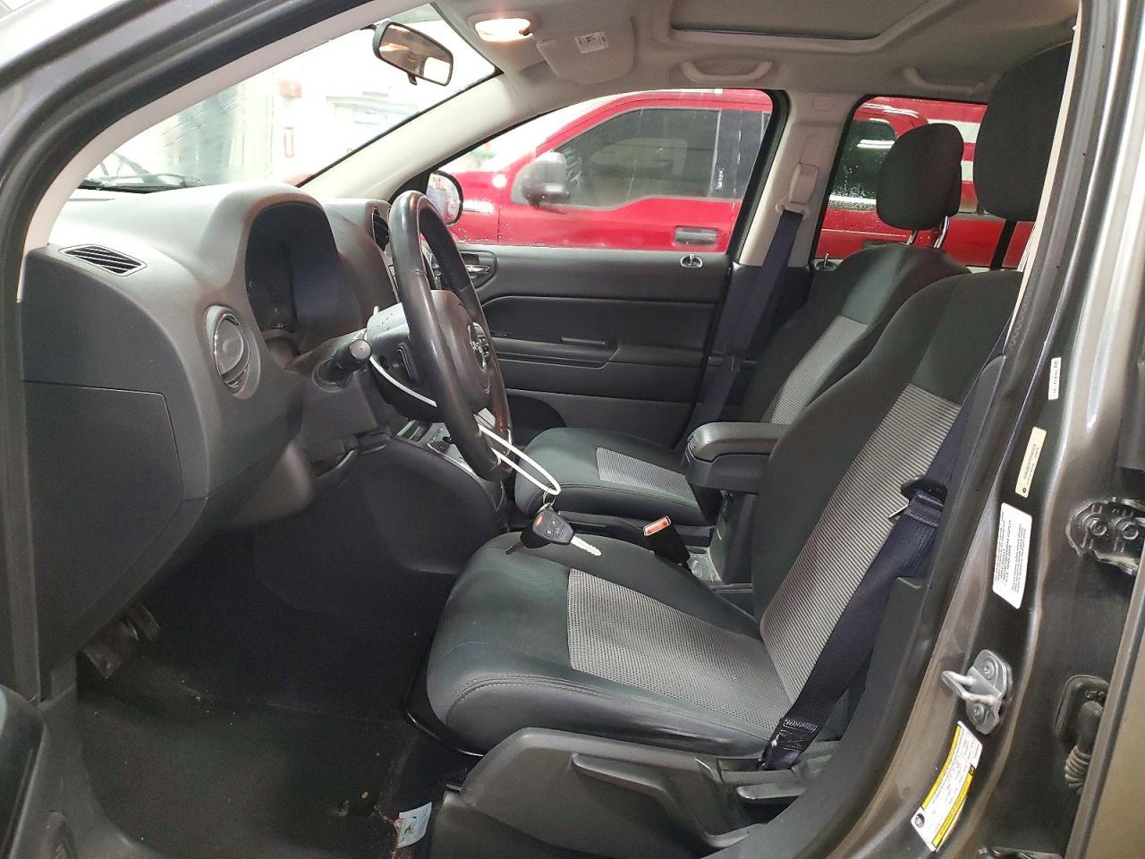 2012 Jeep Compass Latitude - Image 7