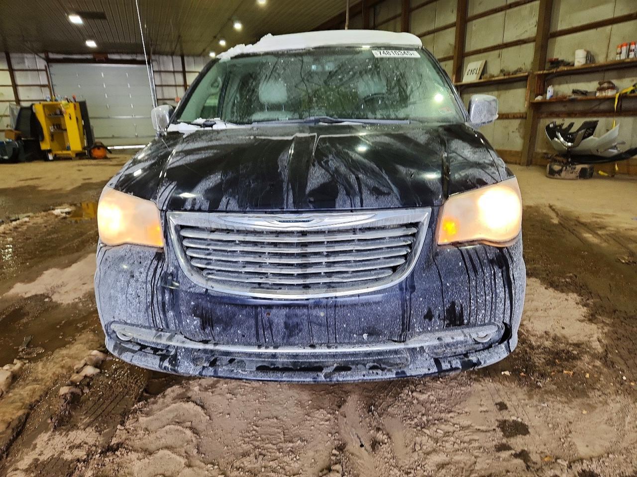 2011 Chrysler Town & Country Touring L - Фото 5