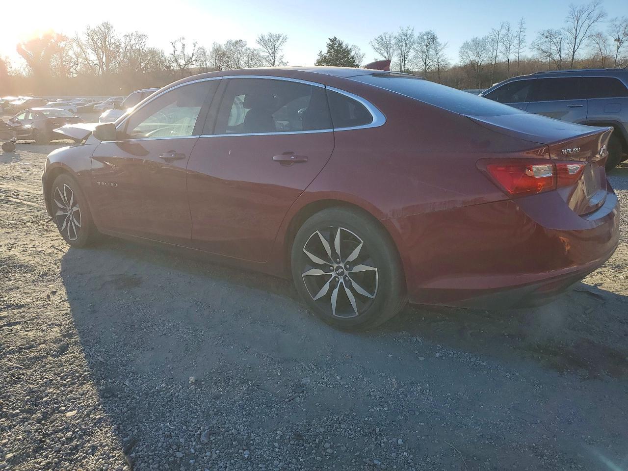 2018 Chevrolet Malibu Lt - Фото 2