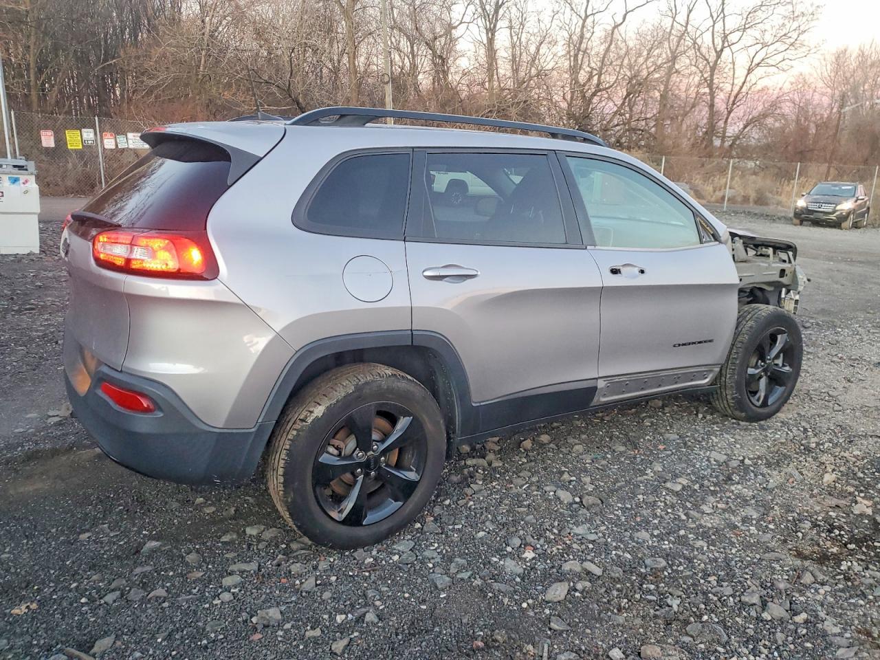 2018 Jeep Cherokee - Фото 3