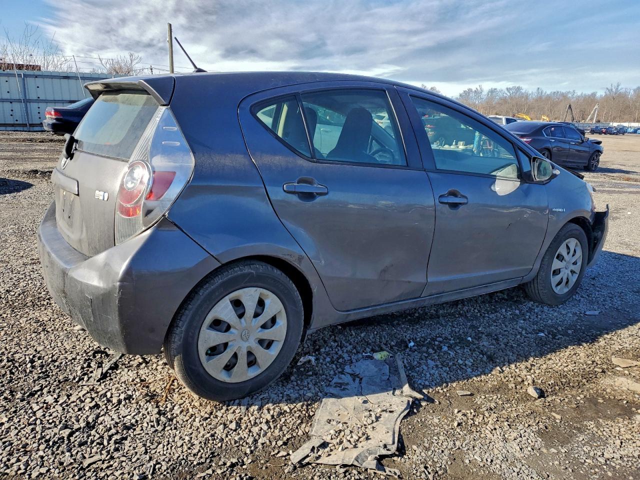 2014 Toyota Prius C - Фото 3