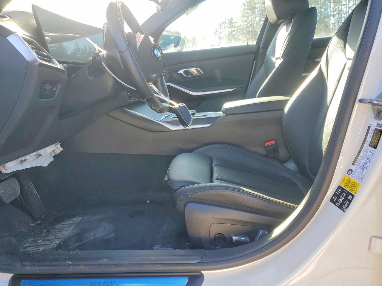 2023 BMW 330Xi - Фото 7