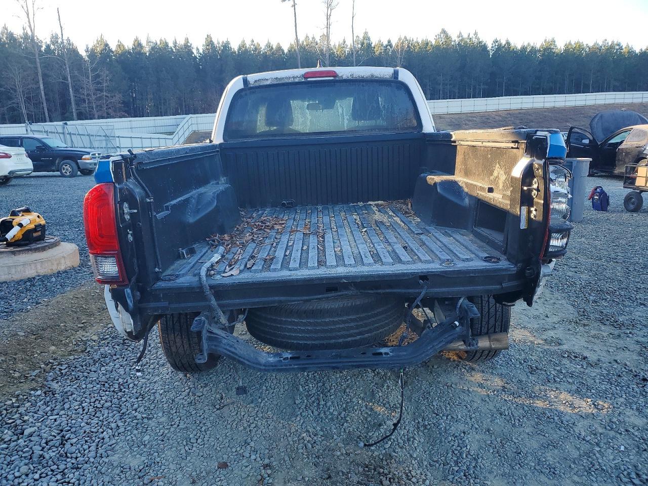 2019 Toyota Tacoma Access Cab - Image 6