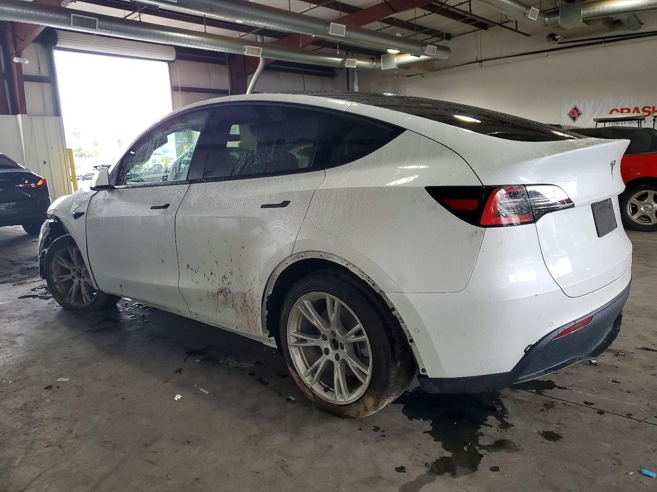 2021 Tesla Model Y - Image 2