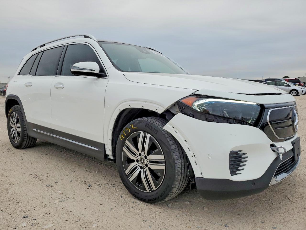 2023 Mercedes-Benz Eqb 300 4Matic - Image 4