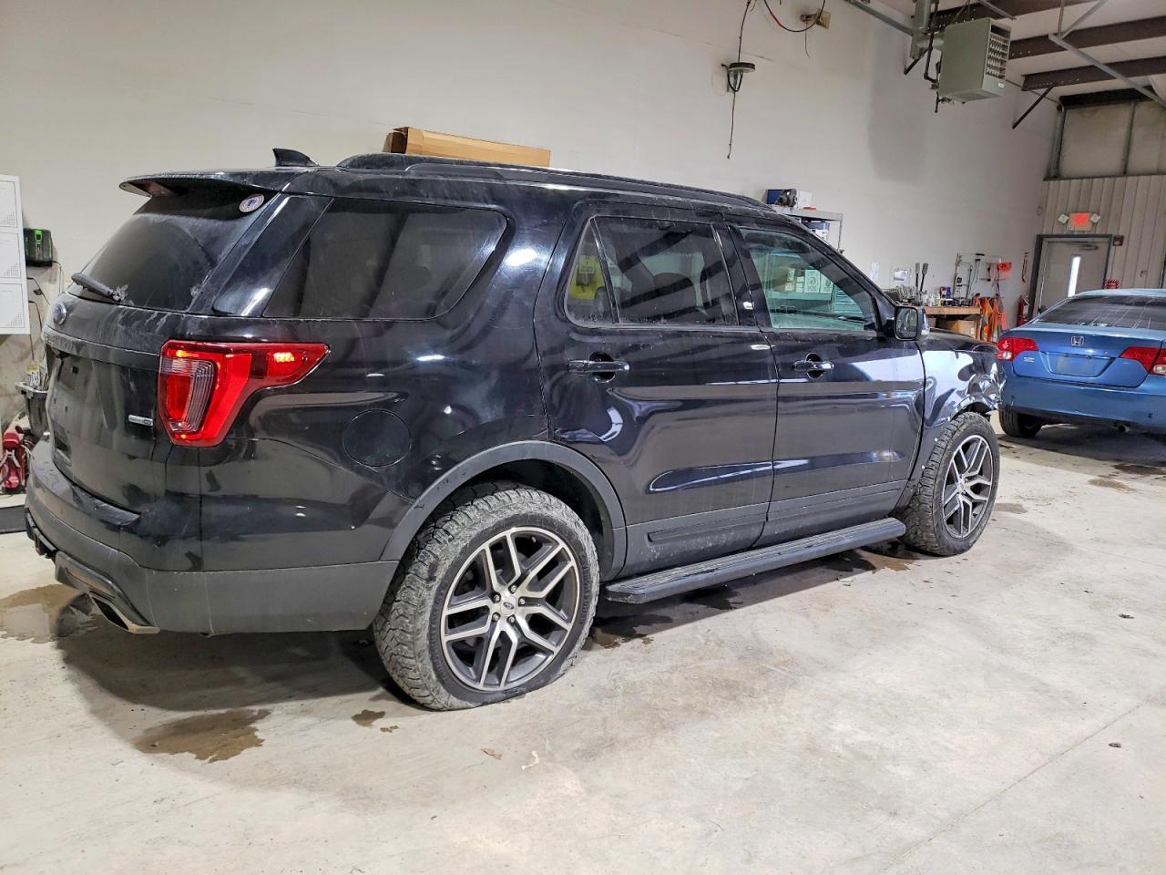 2016 Ford Explorer Sport - Фото 3