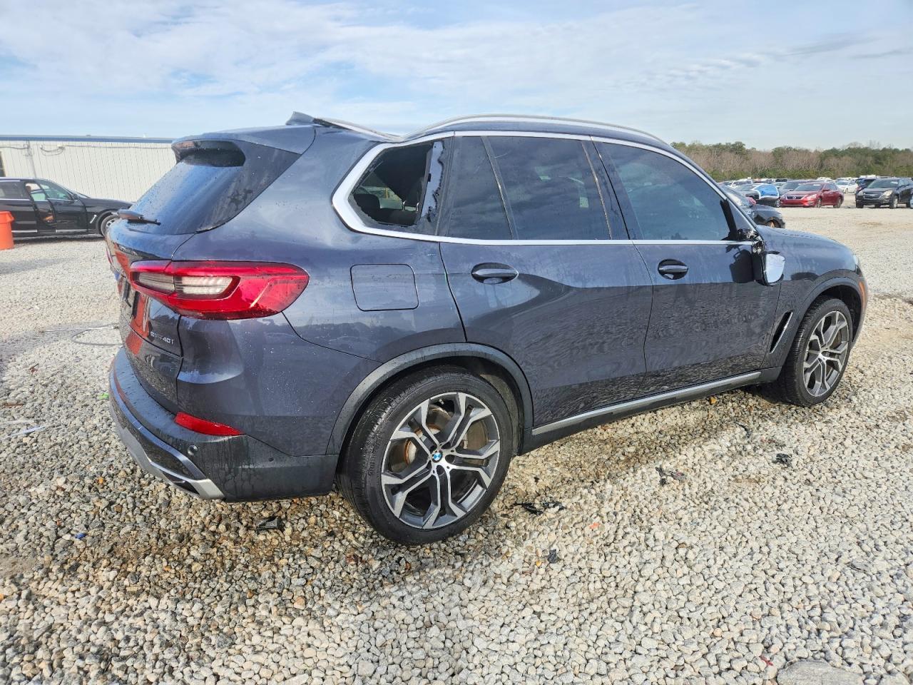 2020 BMW X5 Sdrive 40I - Image 3