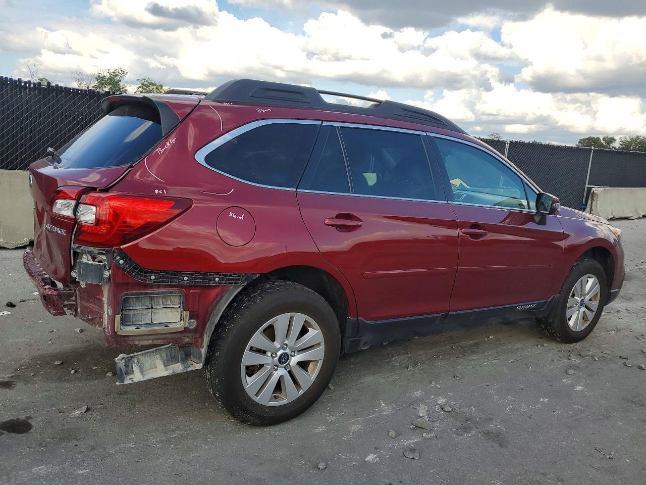 2015 Subaru Outback 2.5I Premium - Image 3
