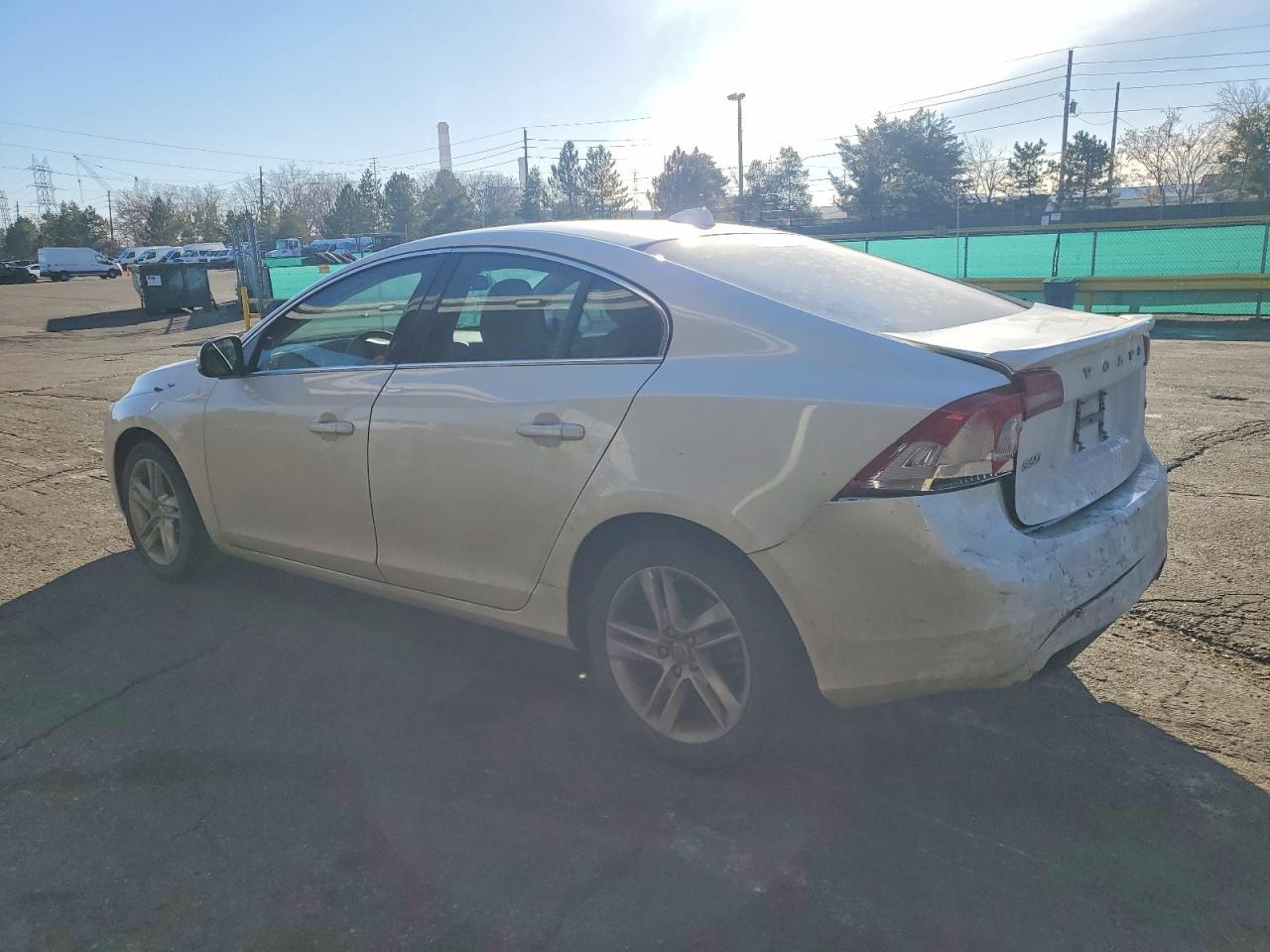 2015 Volvo S60 Premier - Image 2